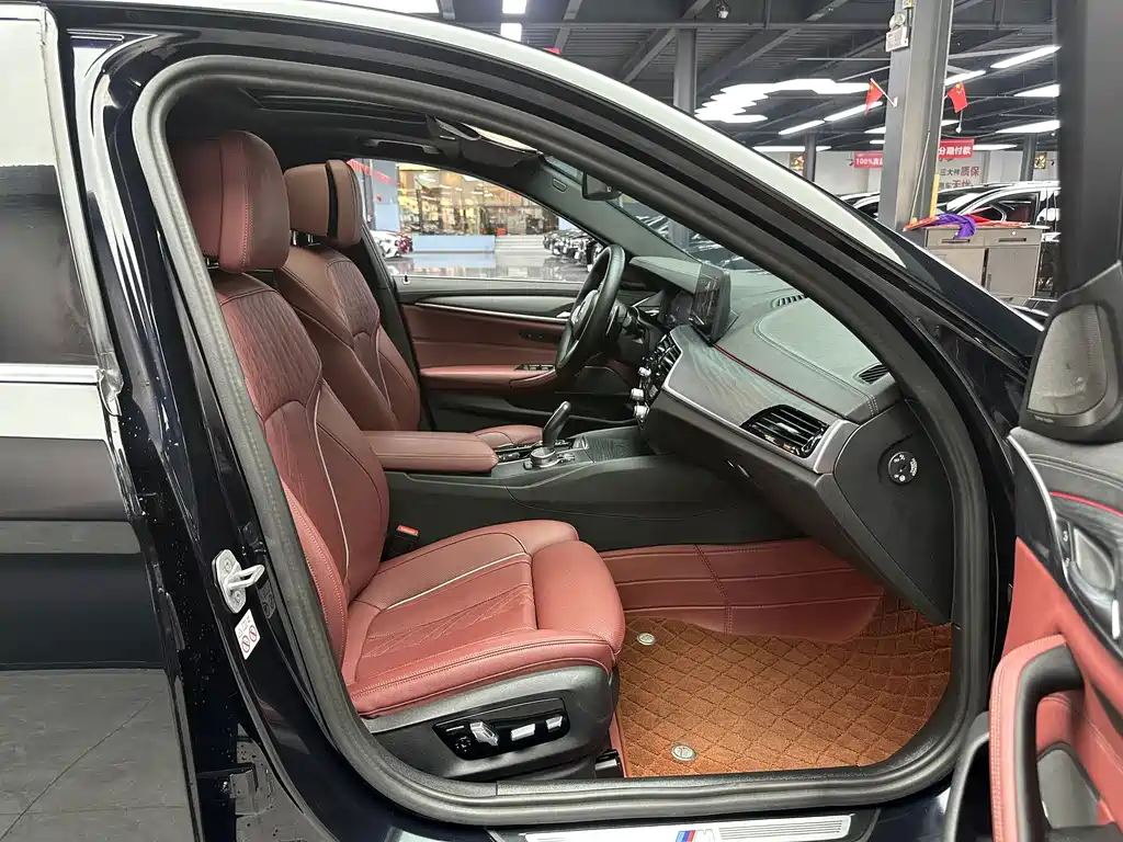 BMW 5 Series — миниатюра 7