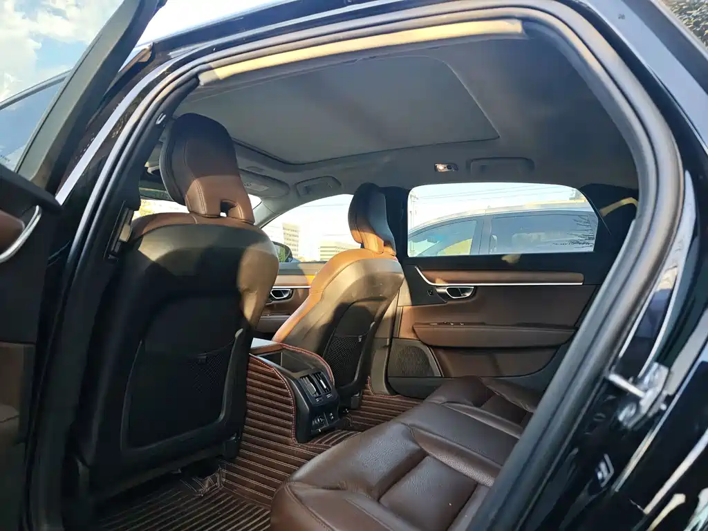 Volvo S90 — миниатюра 10