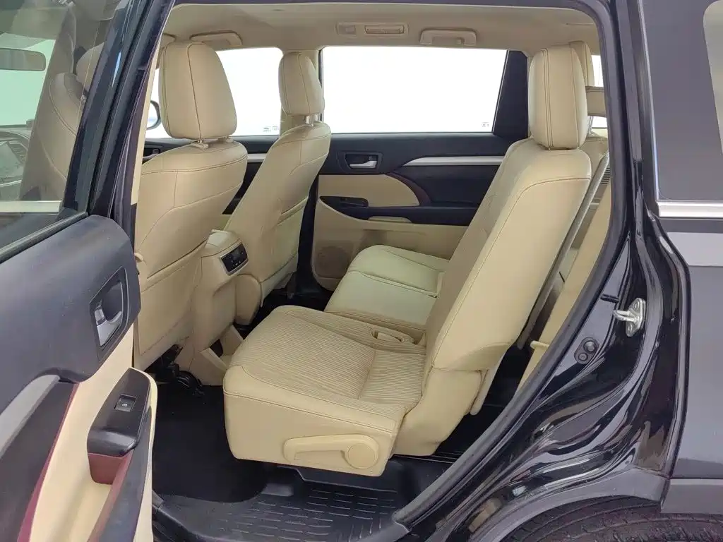 Toyota Highlander — миниатюра 15