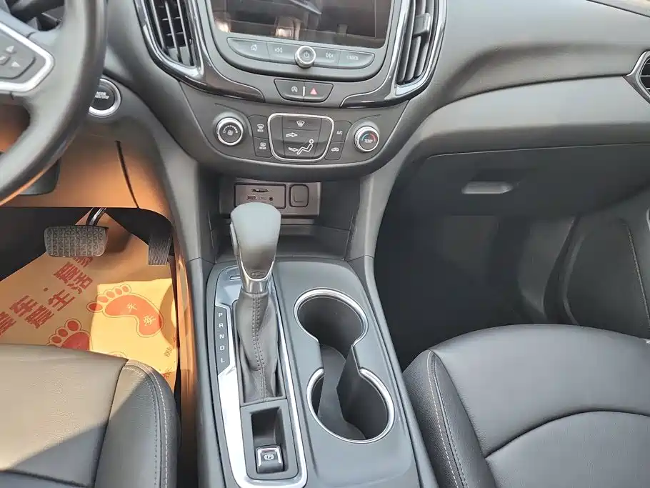 Chevrolet Equinox — миниатюра 16
