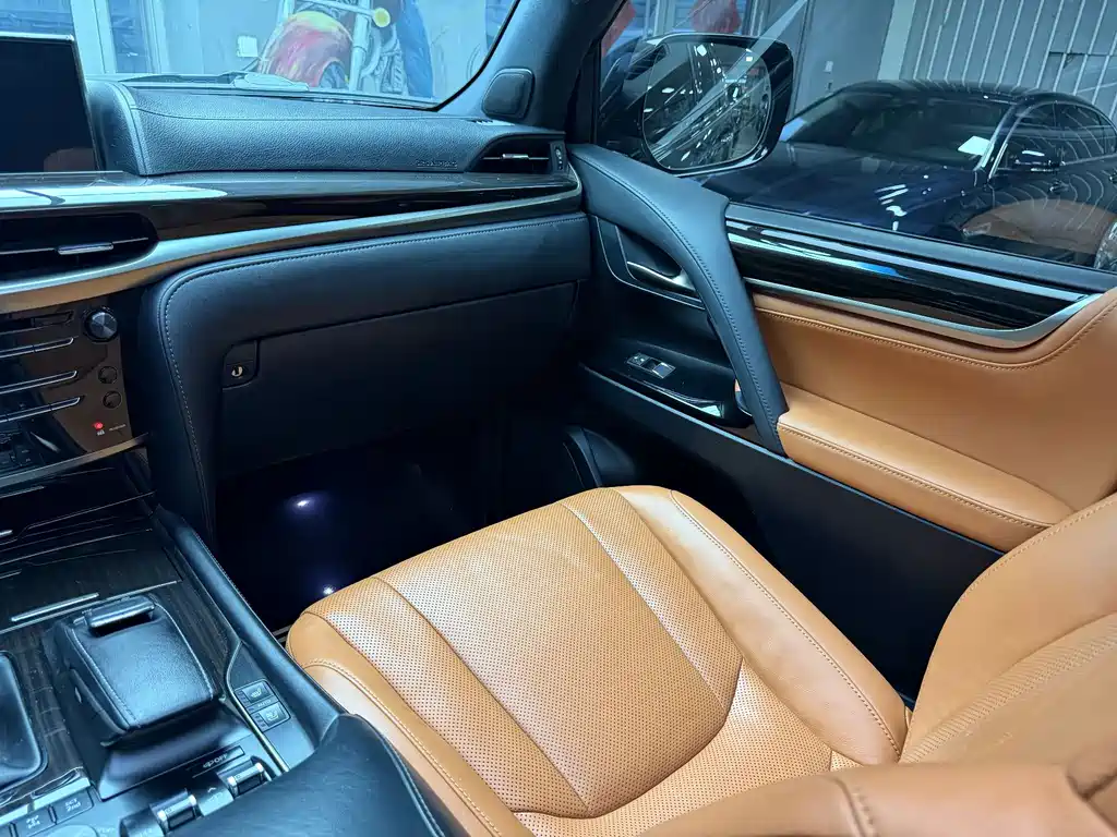 Lexus LX — миниатюра 13