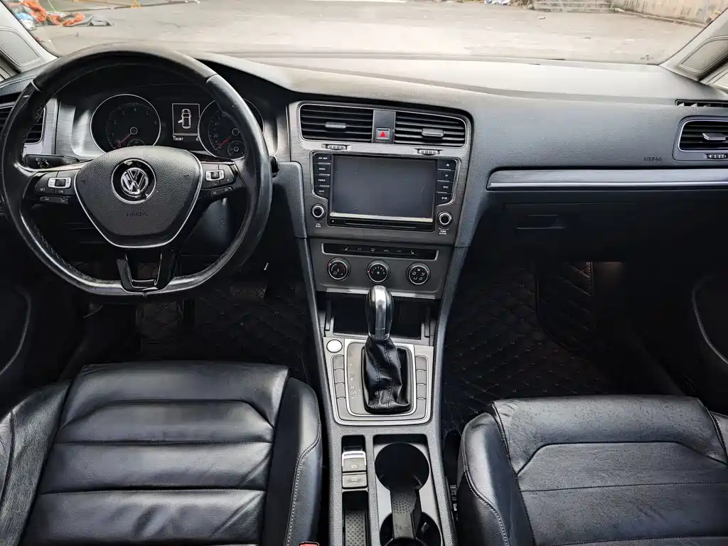 Volkswagen Golf — миниатюра 6