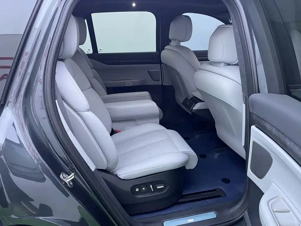 NIO ES8 — миниатюра 21