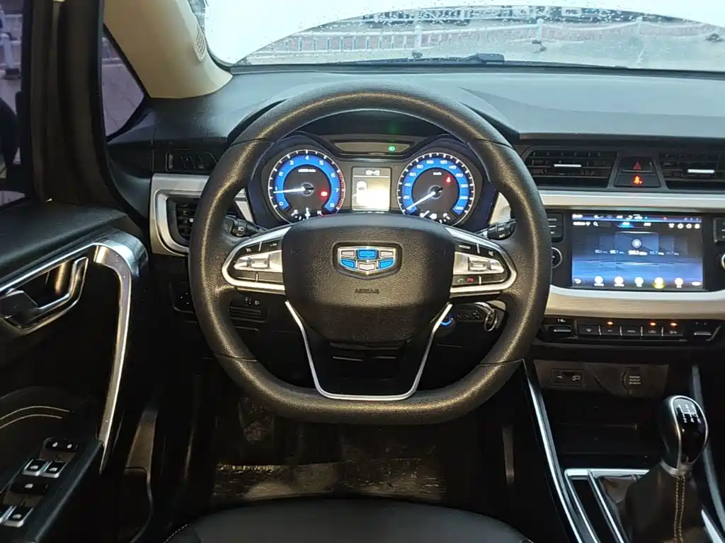 Geely Vision X3 — миниатюра 11