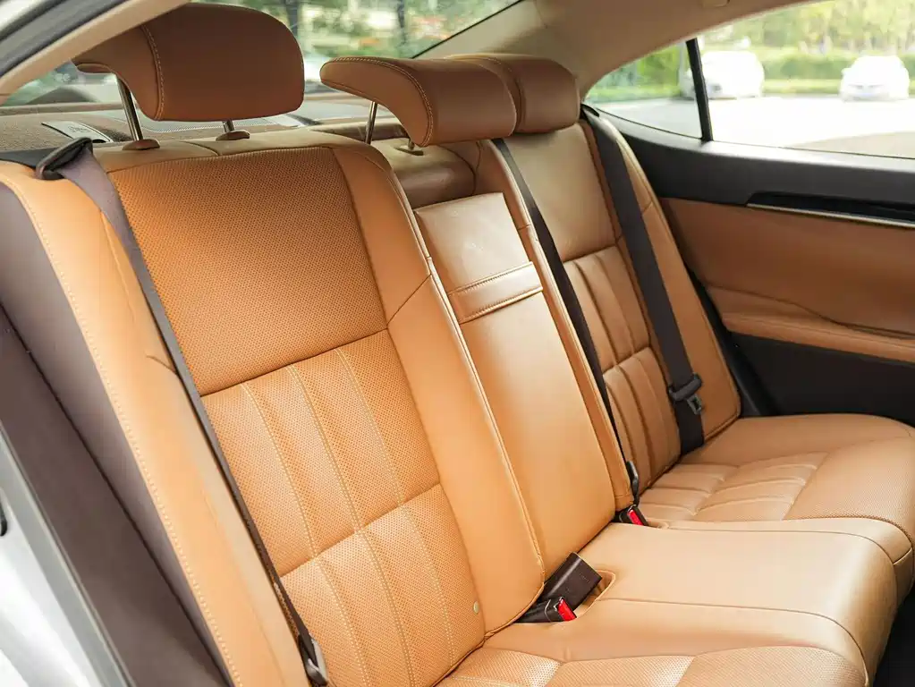 Lexus ES — миниатюра 15