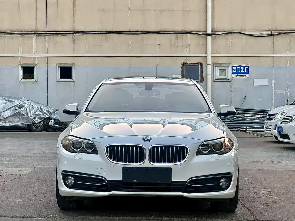 BMW 5 Series — миниатюра 2