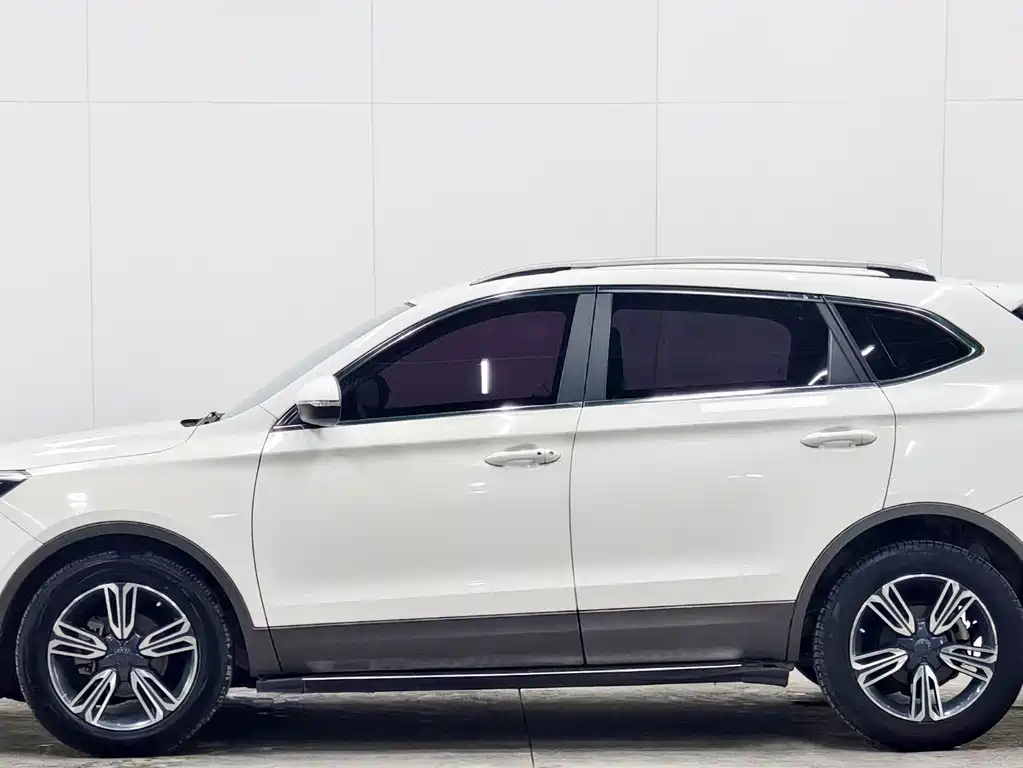 Changfeng CS10 2016 2.0T AT Luxury