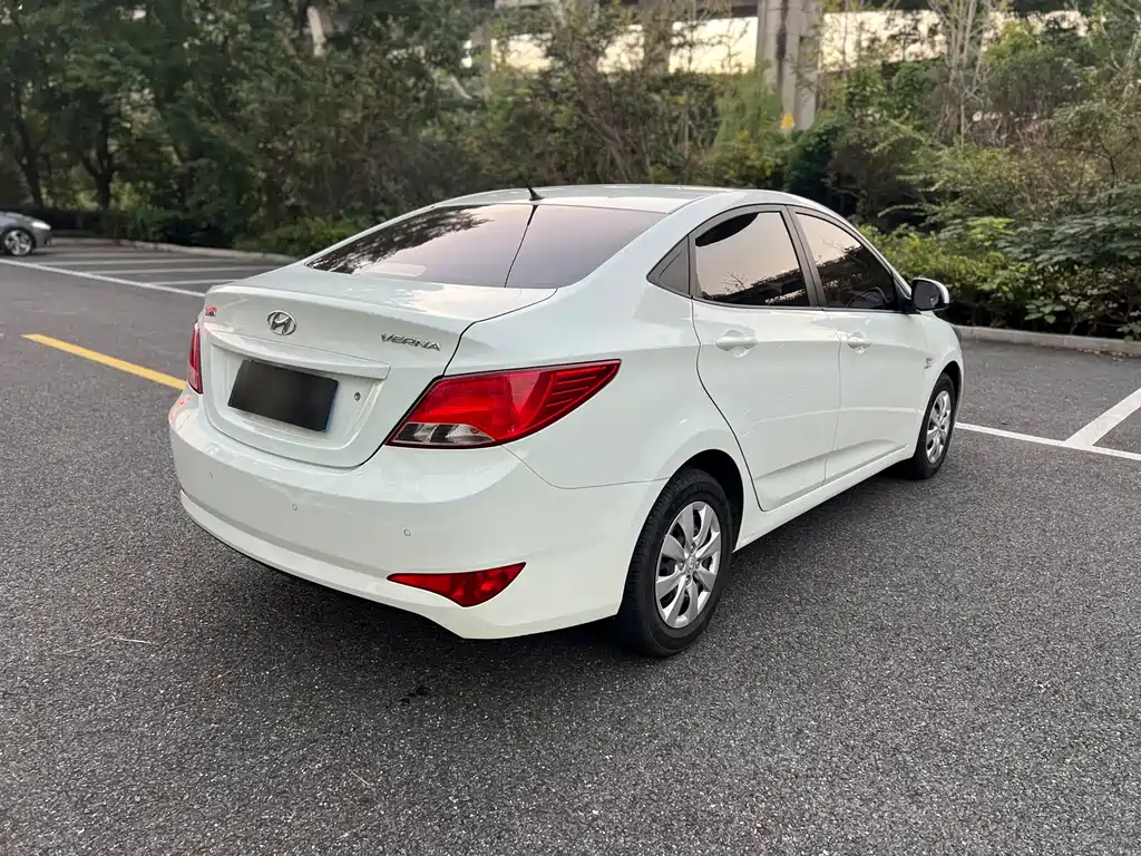 Hyundai Verna — миниатюра 5