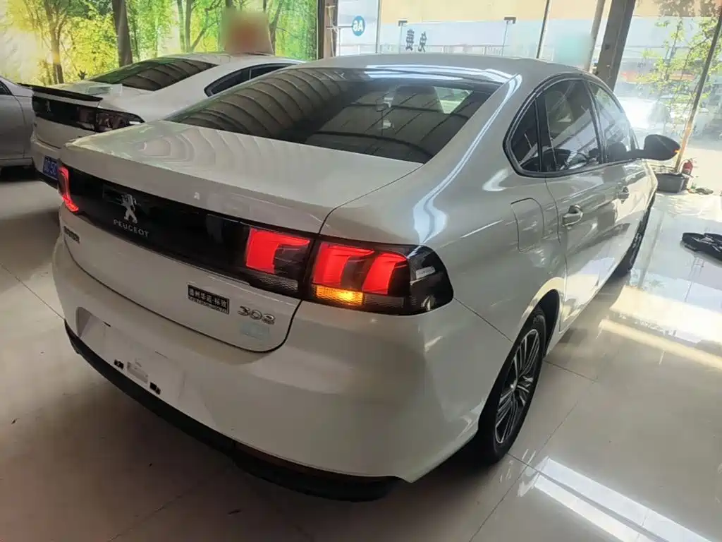 Peugeot 308 — миниатюра 7