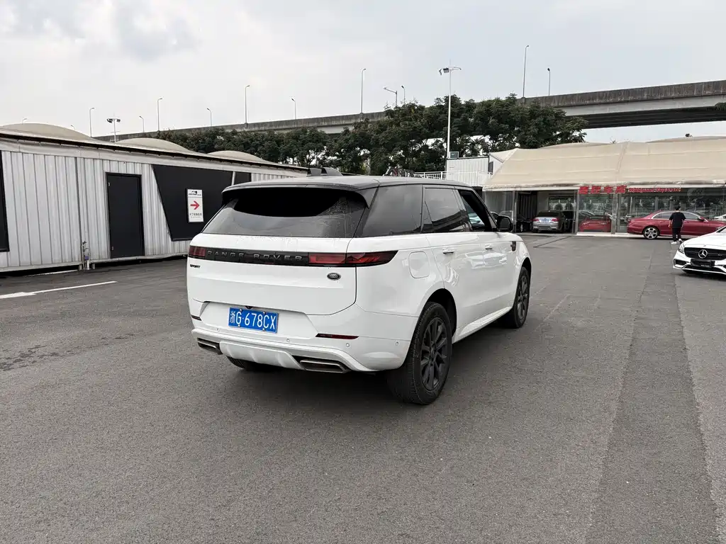 Land Rover Range Rover Sport 2024 — фото 15