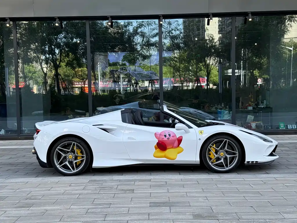 FERRARI F8