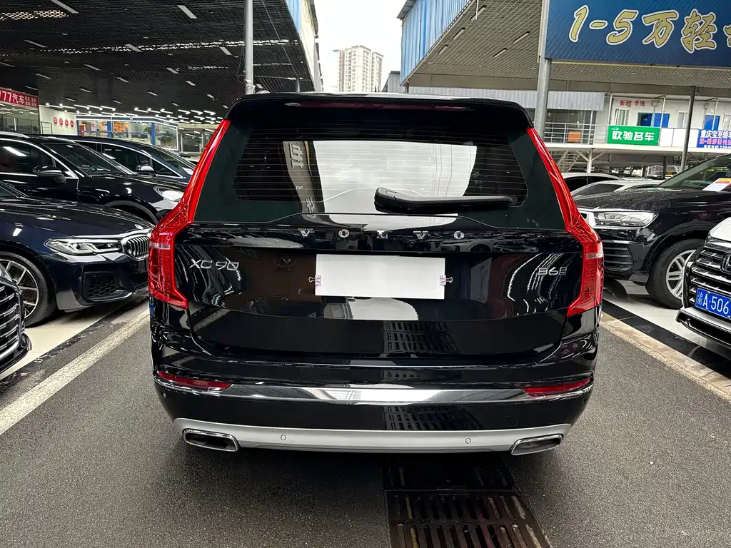 VOLVO  XC90