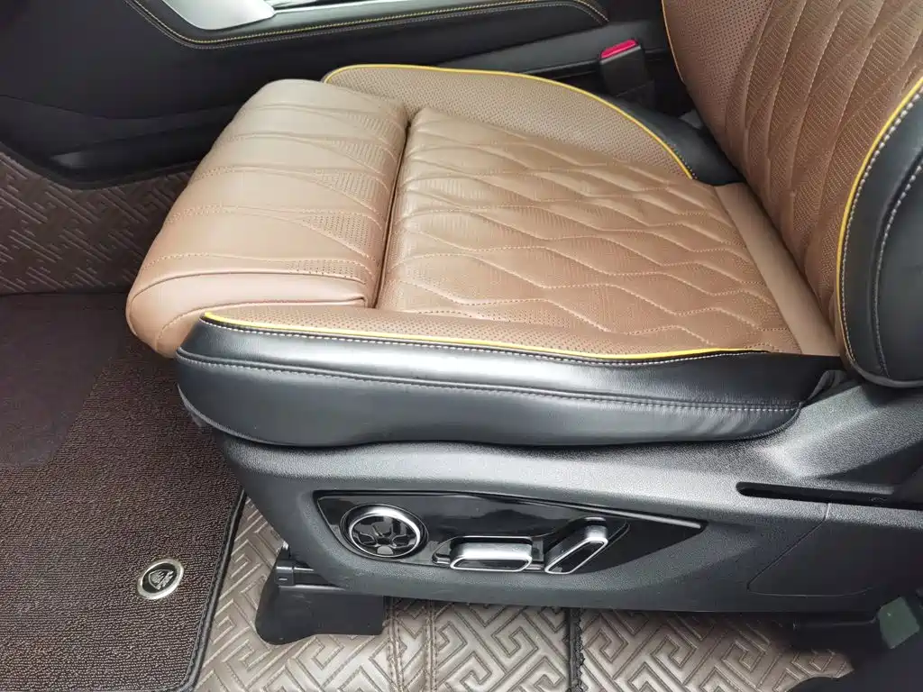 BYD Tang New Energy — миниатюра 20