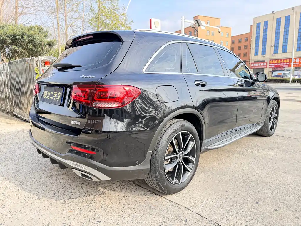 MERCEDES-BENZ GLC
