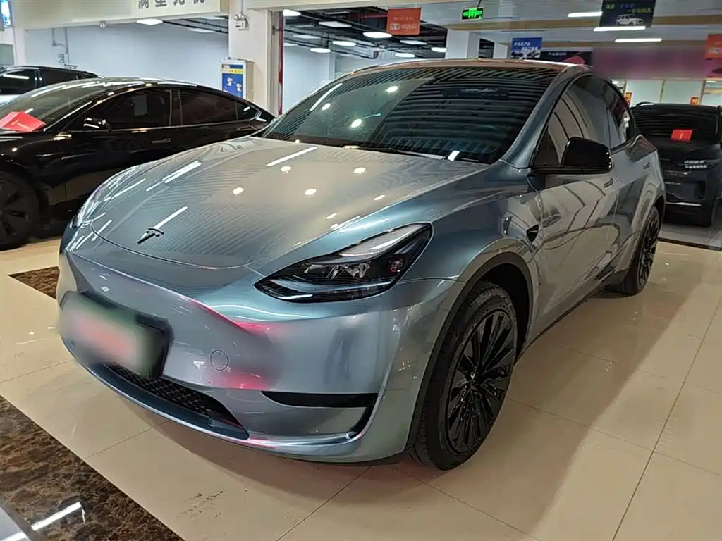 Tesla Model Y 2024