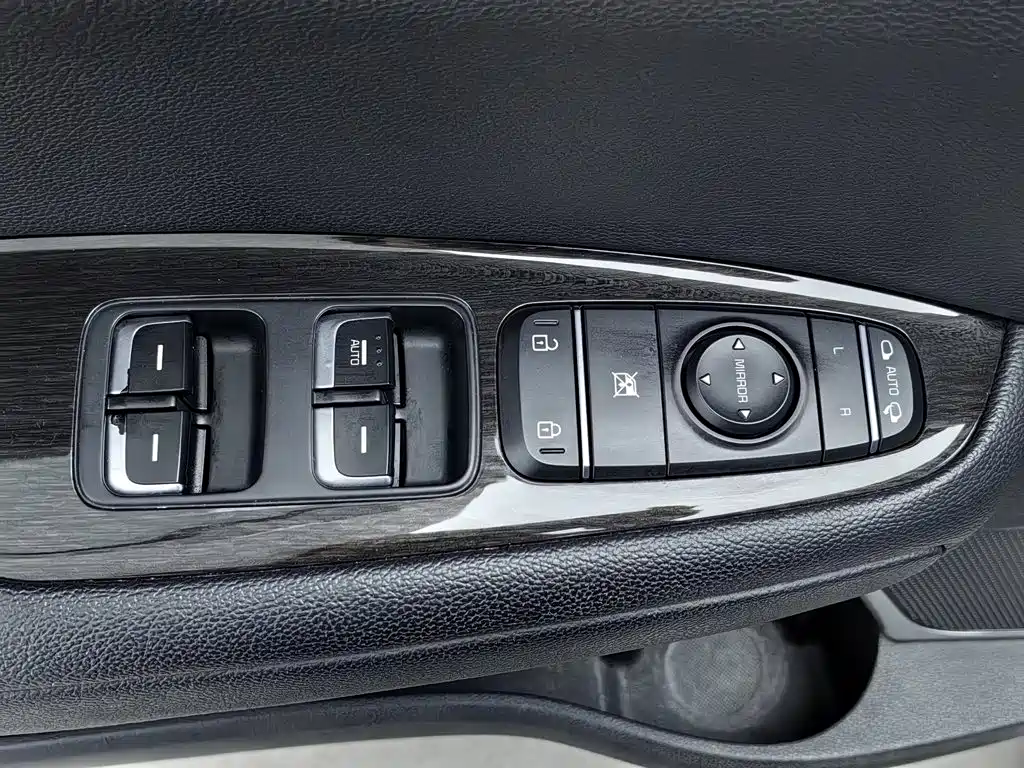 Kia K5 — миниатюра 9