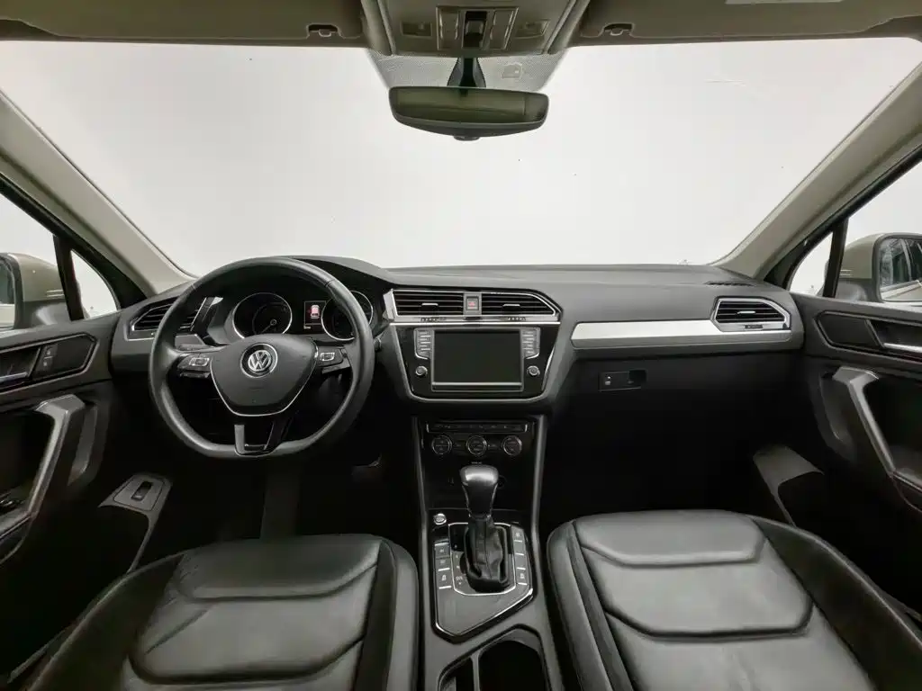 Volkswagen Tiguan L — миниатюра 5