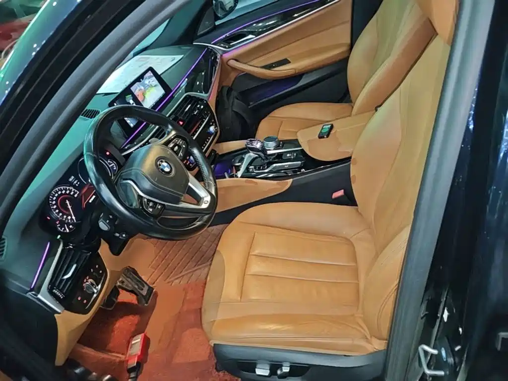 BMW 5 Series — миниатюра 15