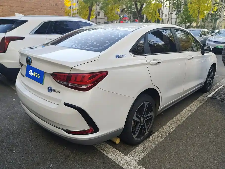 BAIC EU5 — миниатюра 3