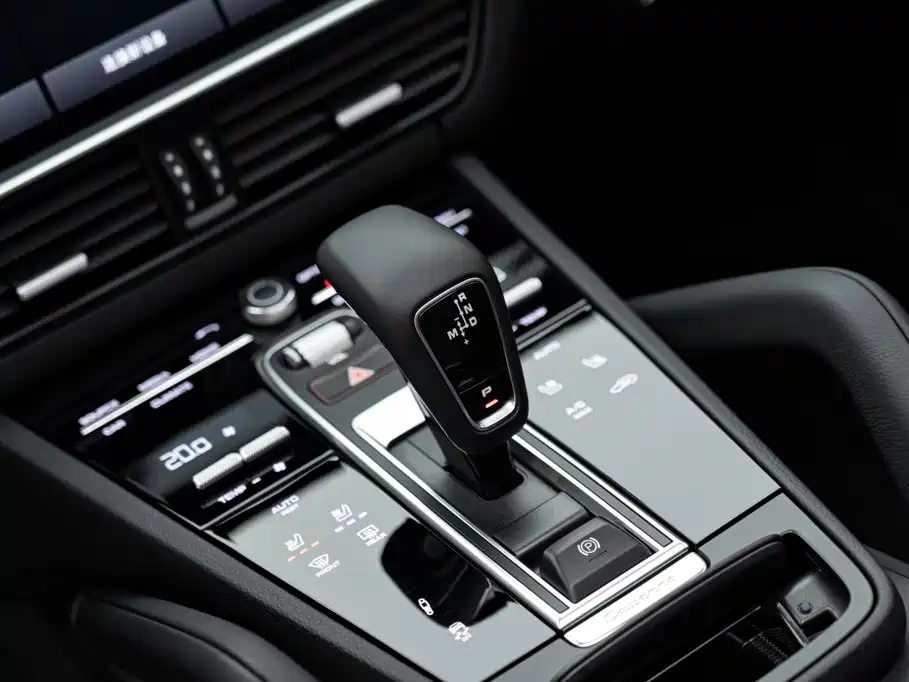 Porsche Cayenne — миниатюра 16