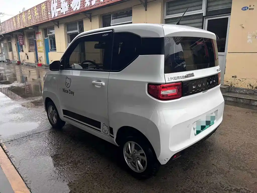 Wuling MINIEV — миниатюра 4