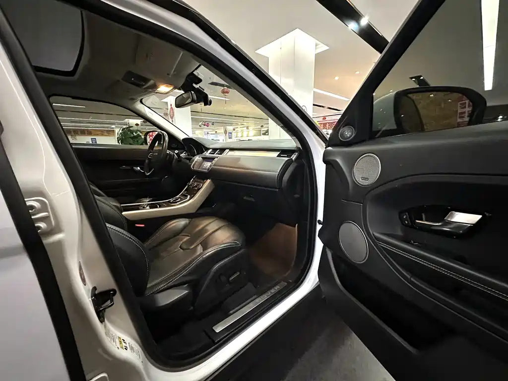 Land Rover Evoque (Import) — миниатюра 25