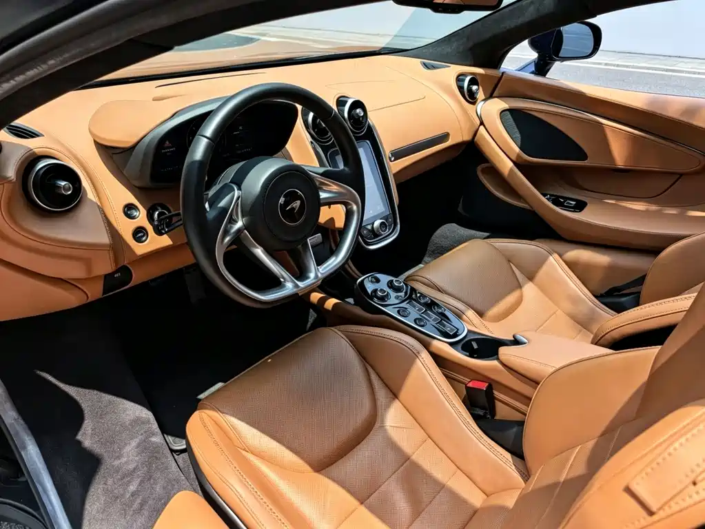 McLaren GT — миниатюра 6