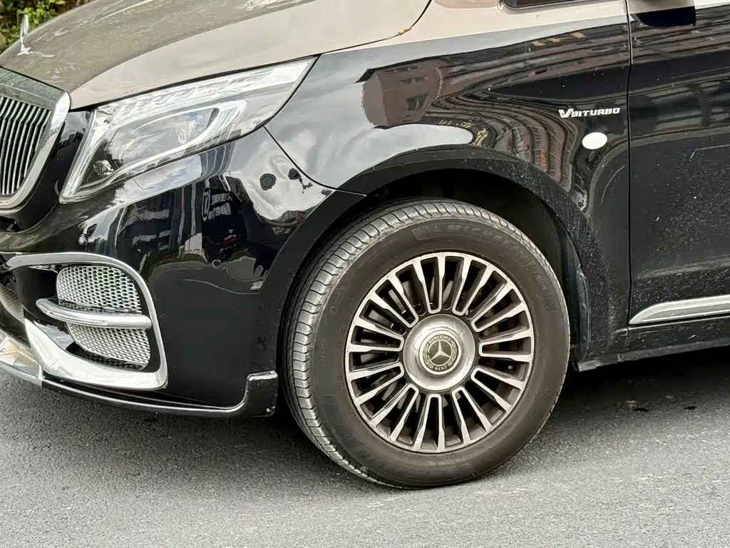 Mercedes-Benz Vito 2021 2.0T Elite 7 мест