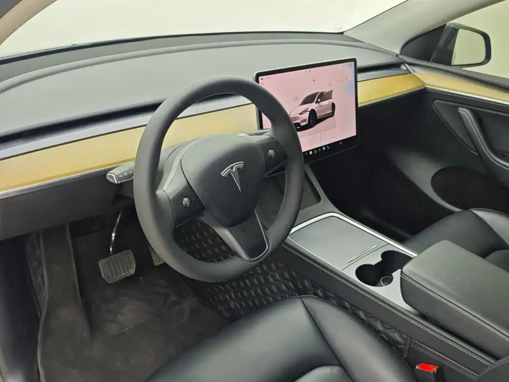Tesla Model Y — фотографии объявления, Фото 22