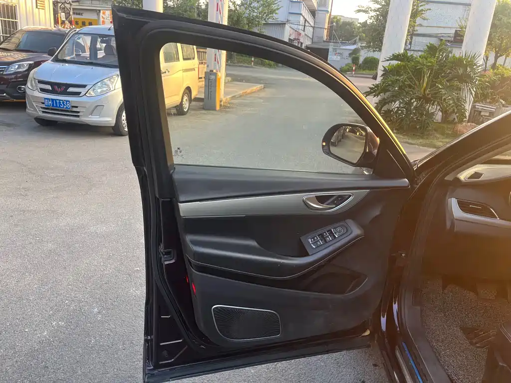 Zotye Zotye SR7 — миниатюра 10