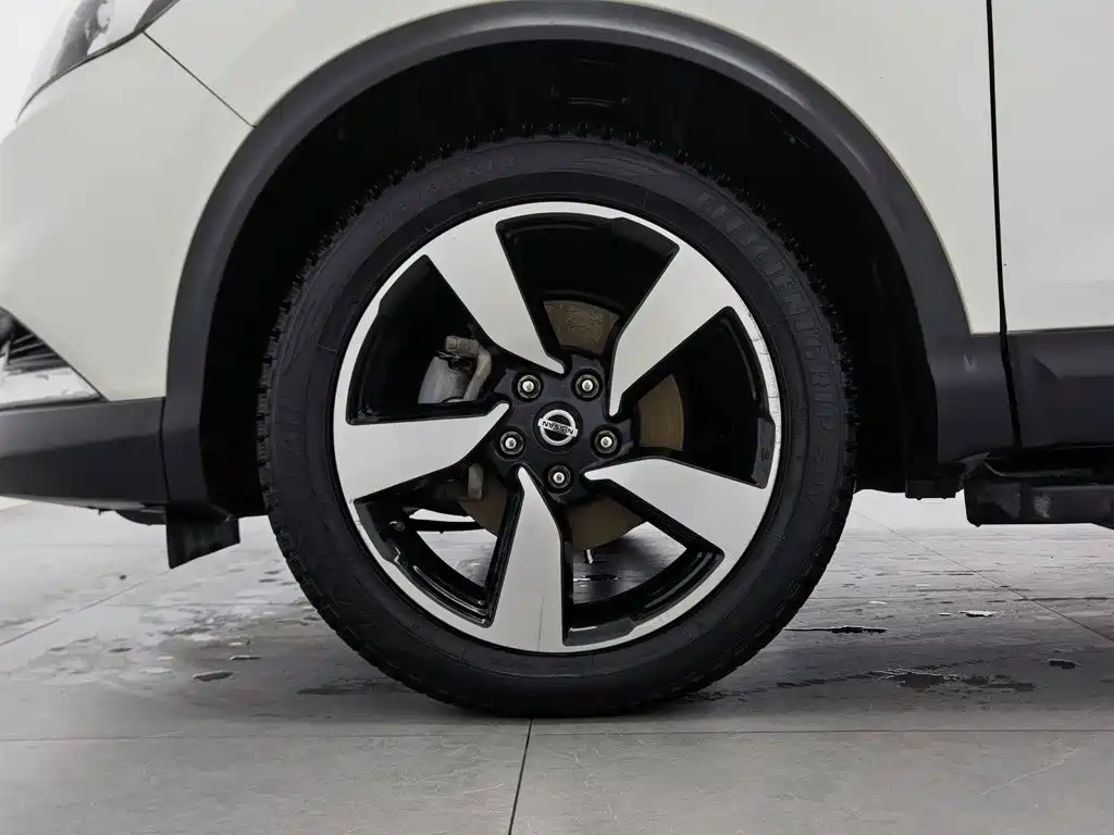 Nissan Qashqai — миниатюра 17