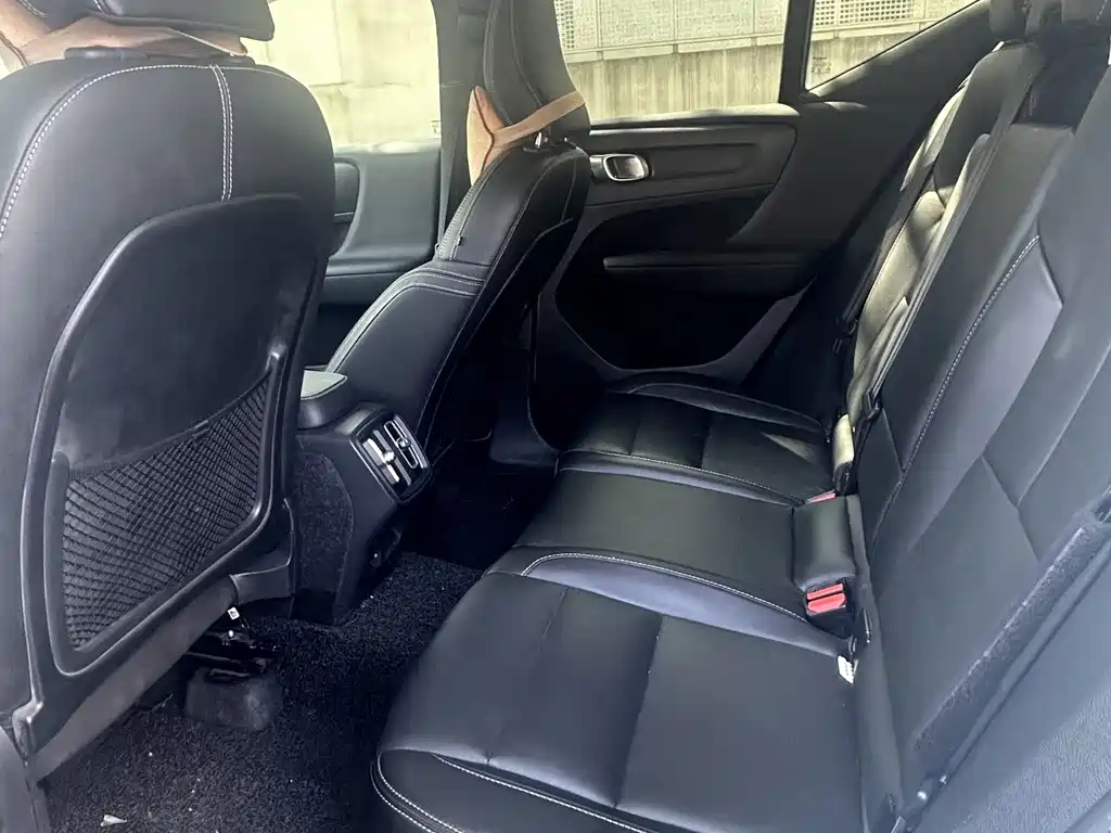 Volvo XC40 — миниатюра 6