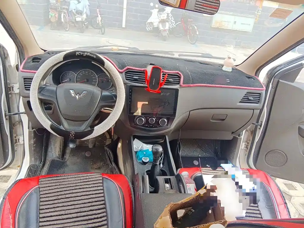 Wuling Hongguang — миниатюра 5