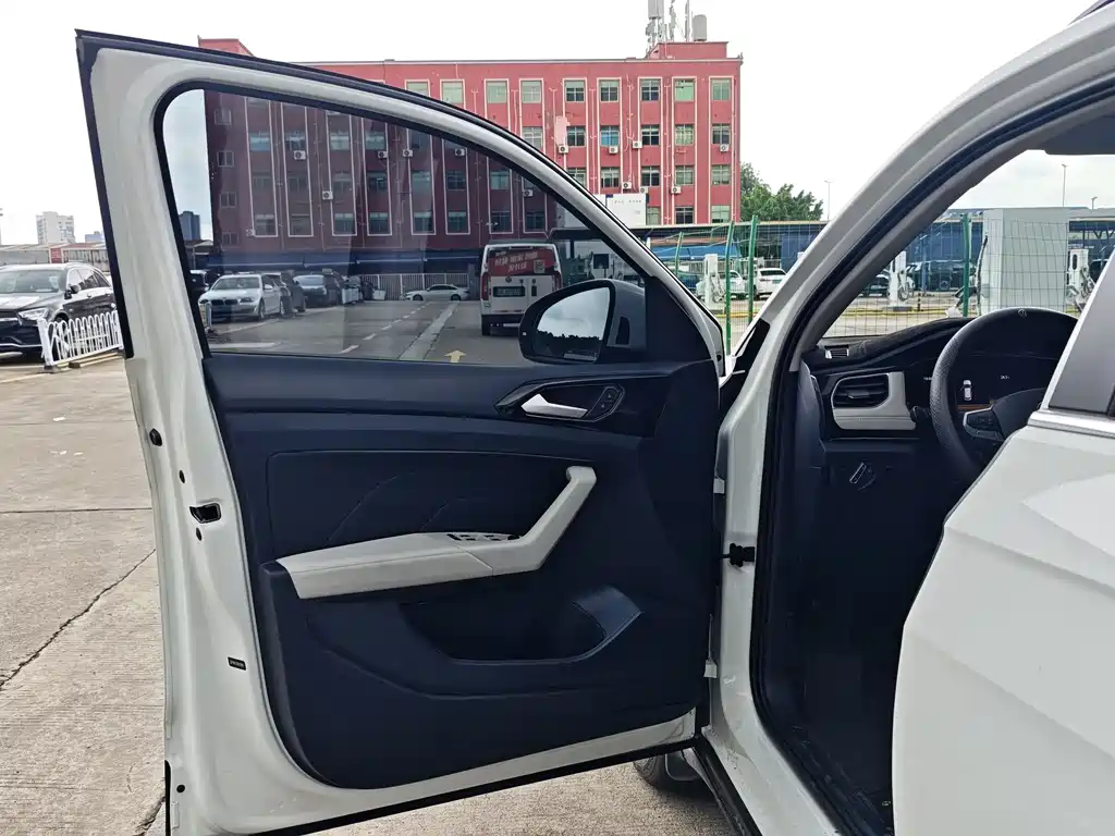Volkswagen Tharu 2025 1.5L