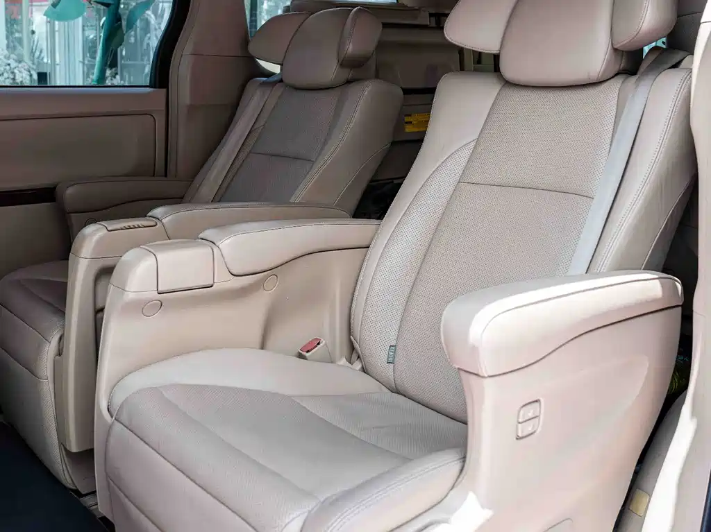 Toyota Alphard — фотографии объявления, Фото 17
