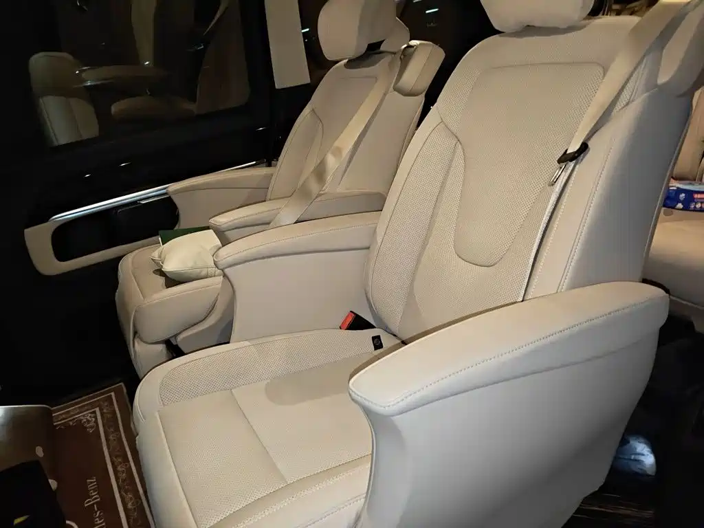 Mercedes-Benz V-Class — миниатюра 18
