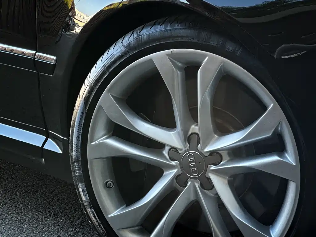 Audi S8 — миниатюра 9