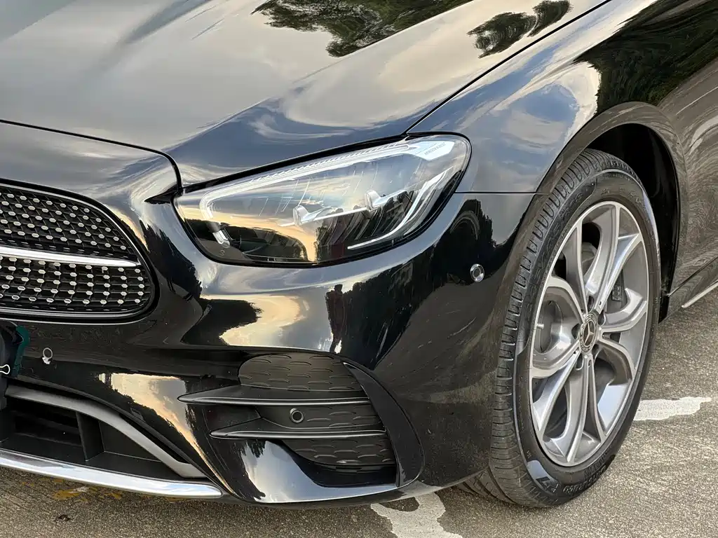 Mercedes-Benz E-Class — миниатюра 32