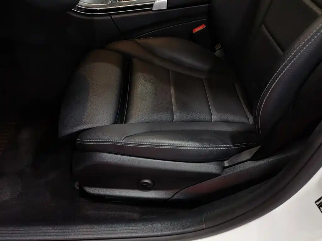 Mercedes-Benz C-Class — миниатюра 20