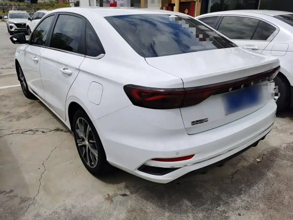 Geely Emgrand — миниатюра 5
