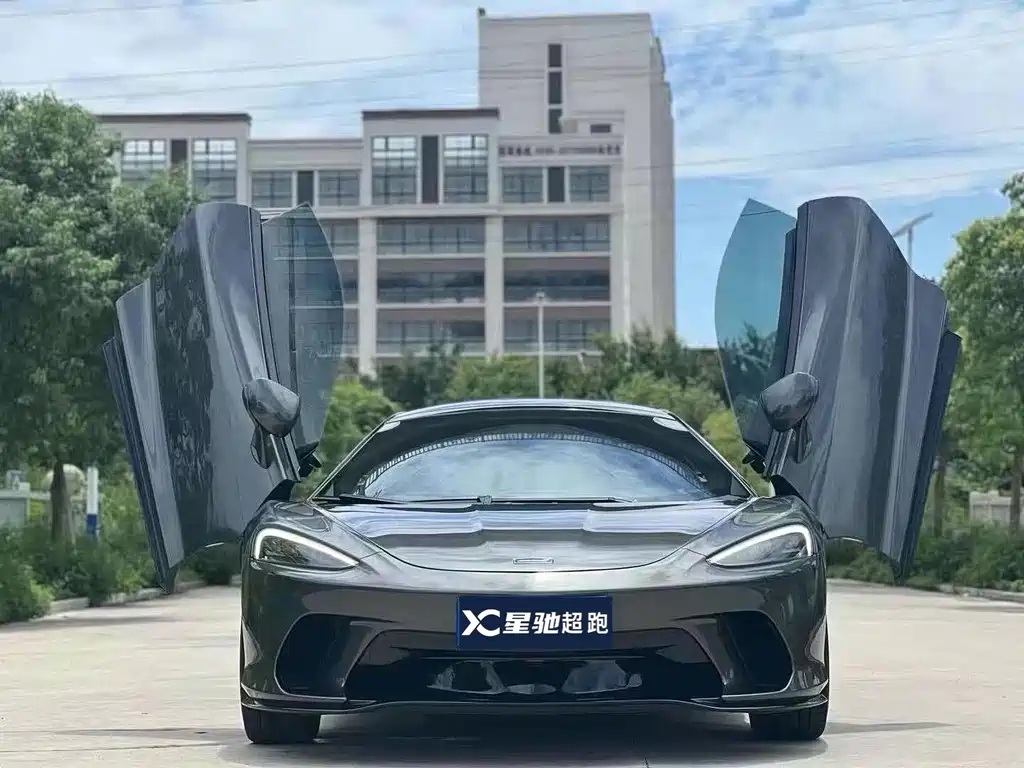 McLaren GT