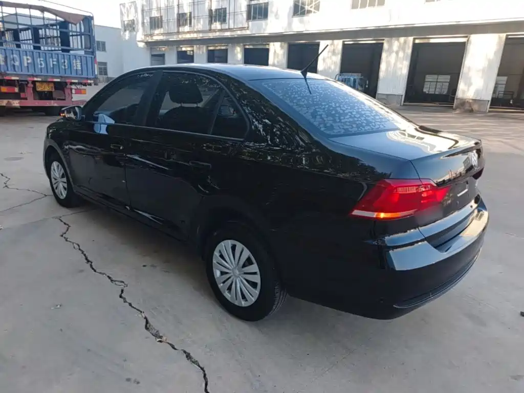 Volkswagen Santana — миниатюра 5