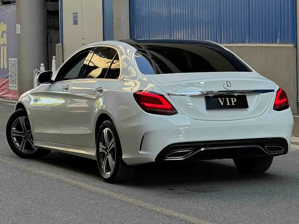 Mercedes-Benz C-Class — миниатюра 6