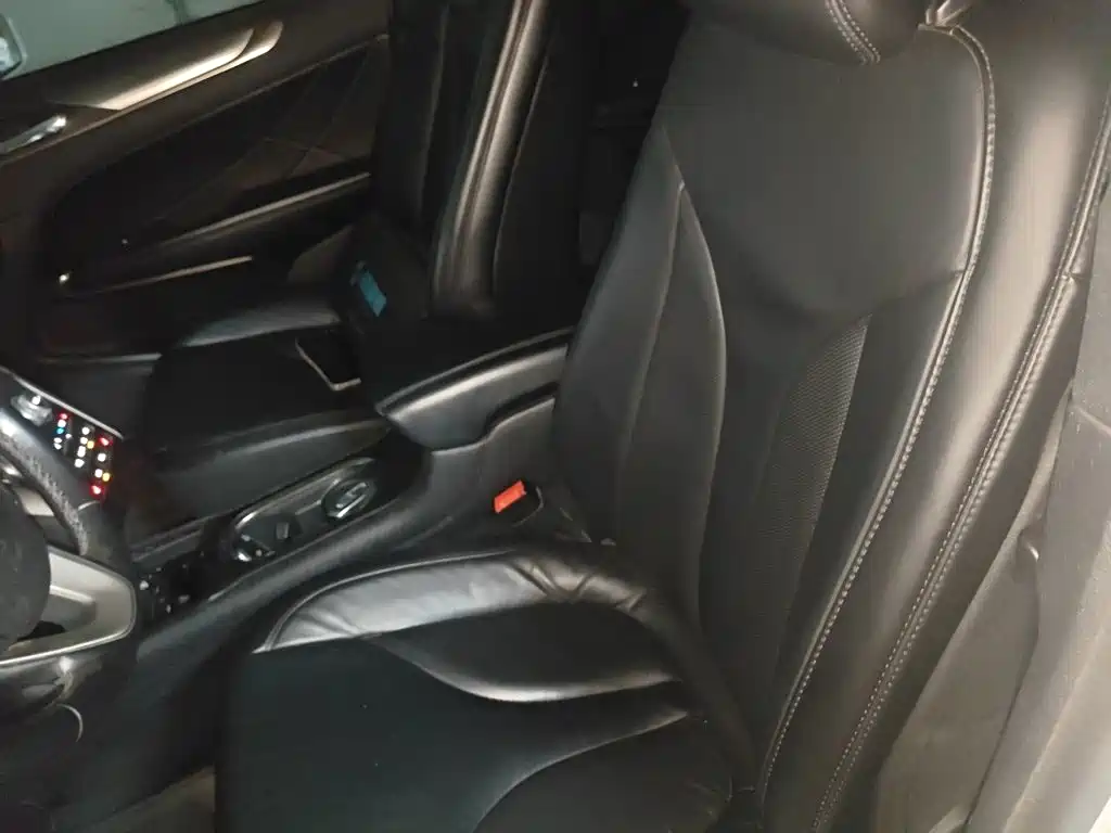 Lincoln MKC — миниатюра 8