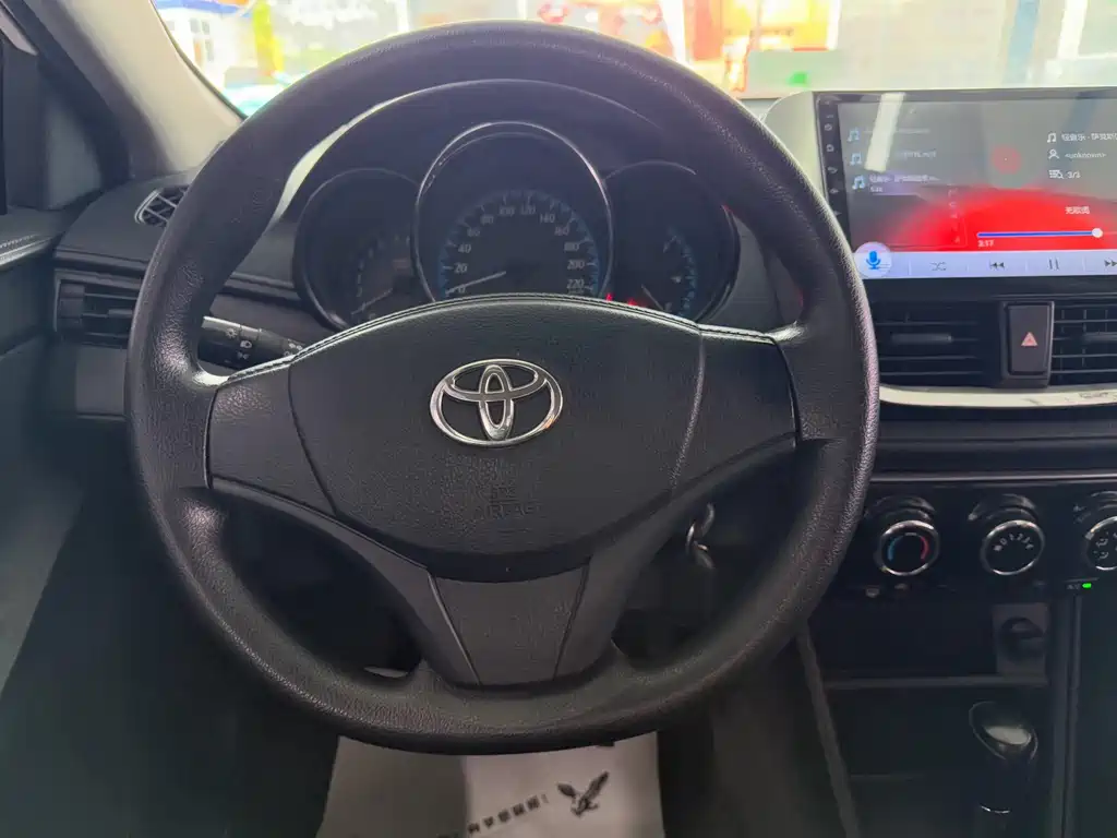 Toyota Yaris L — миниатюра 11