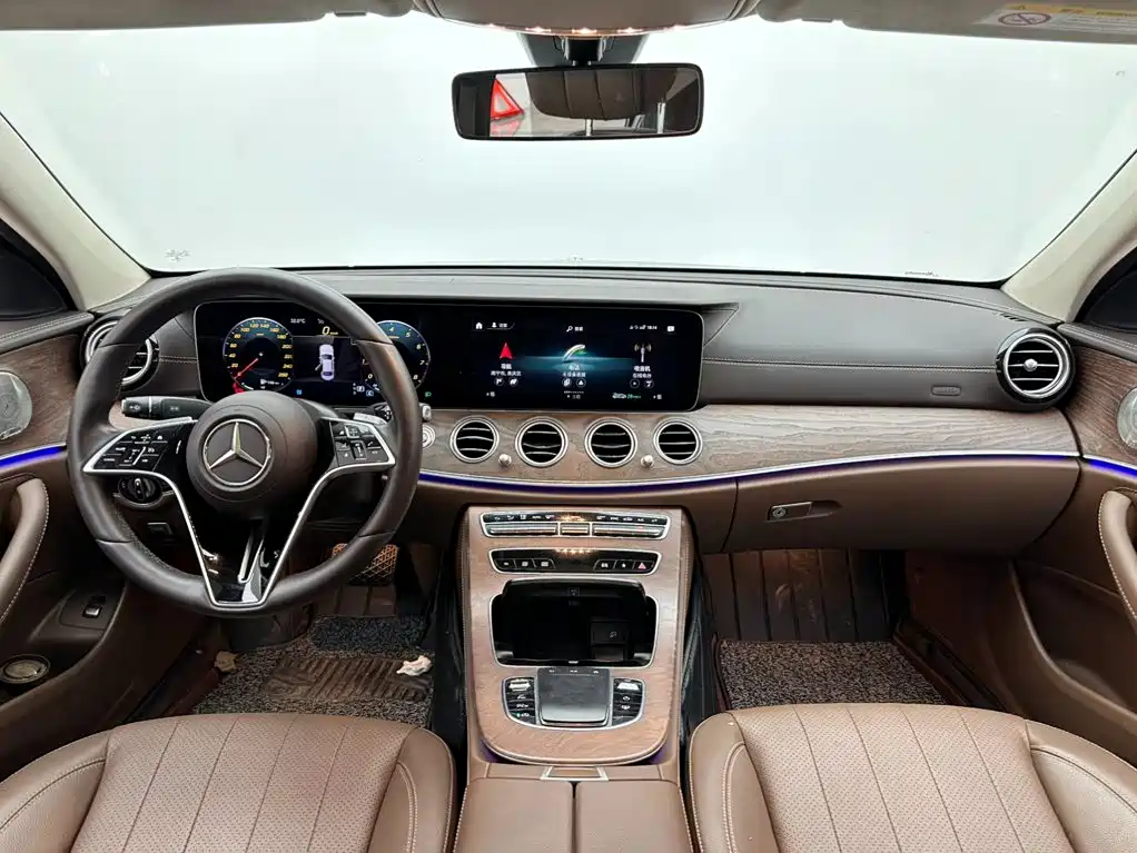 Mercedes-Benz E-Class — миниатюра 10