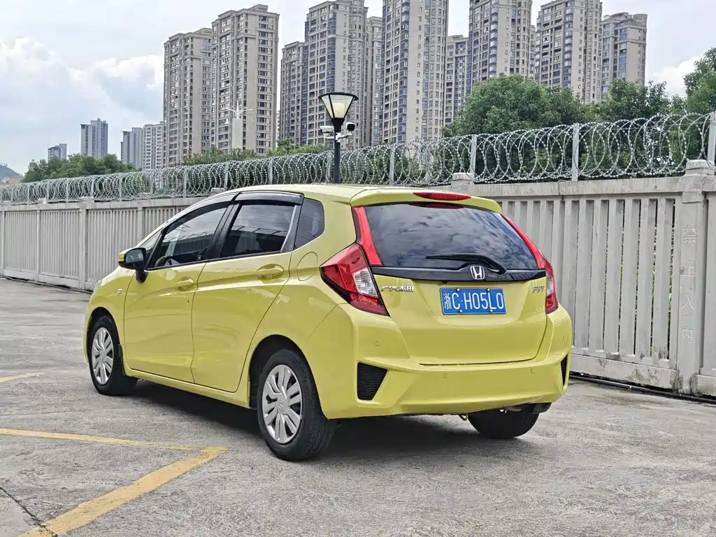 Honda Fit — миниатюра 5