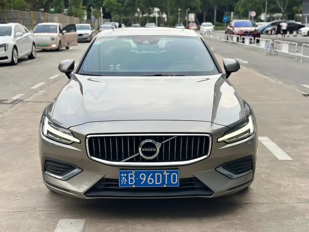 Volvo S60 2021 T4 Luxury