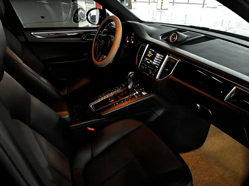 Porsche Macan — миниатюра 8