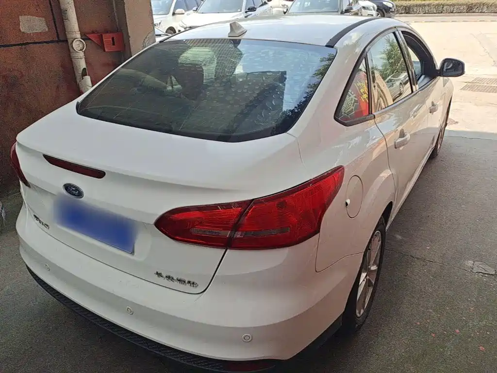 Ford Focus — миниатюра 7